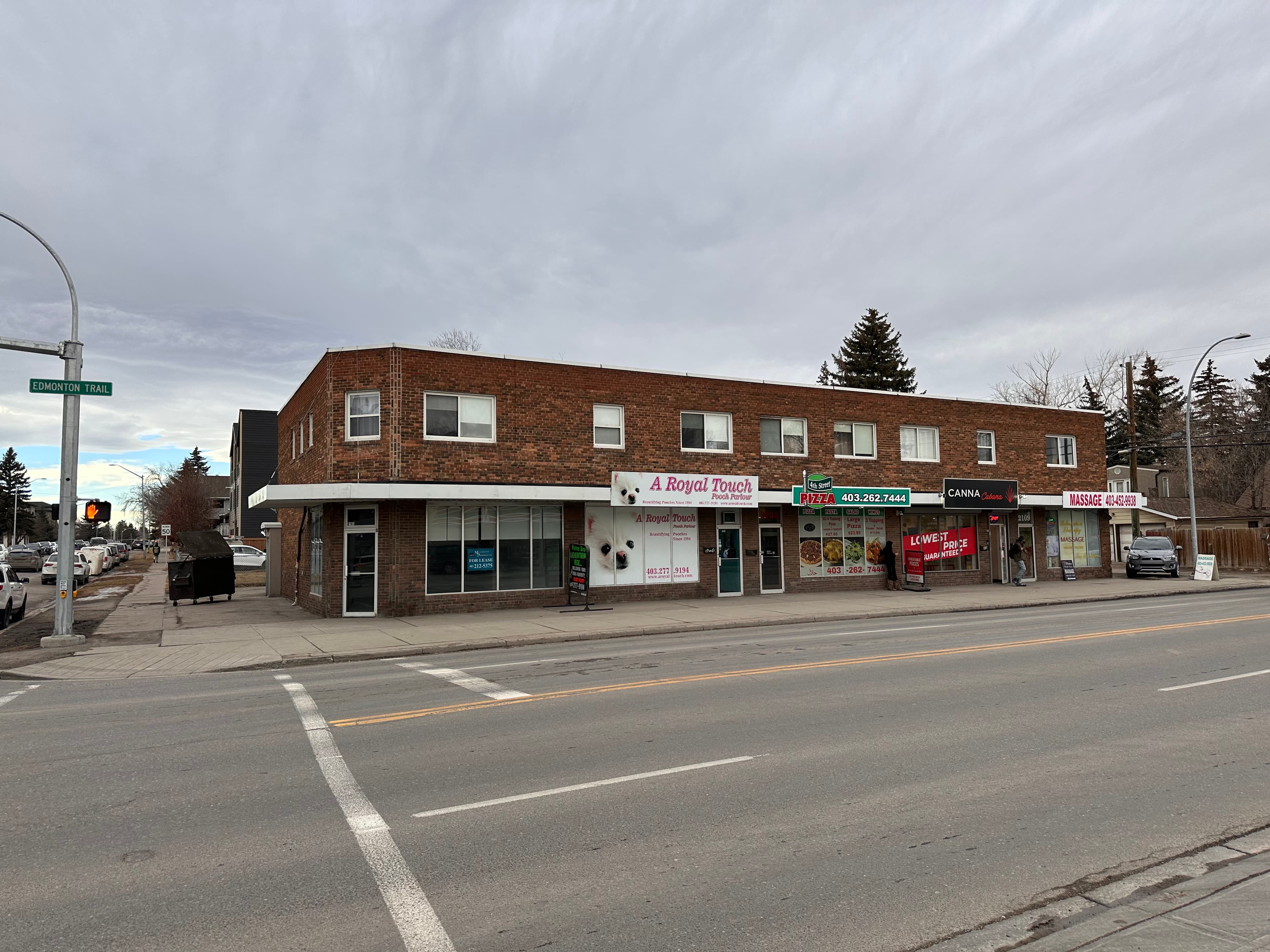FOR LEASE: 820 Sq. Ft. Retail Space on Edmonton Trail